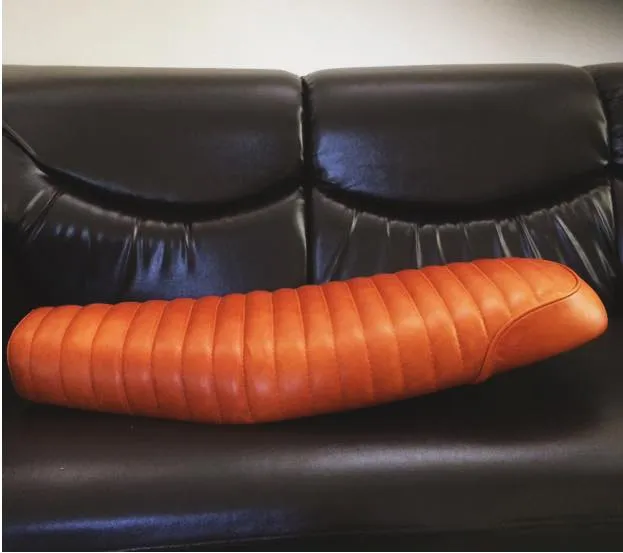KB-TACRS - Triumph Bonneville Air-Cooled Classic Roll Seat